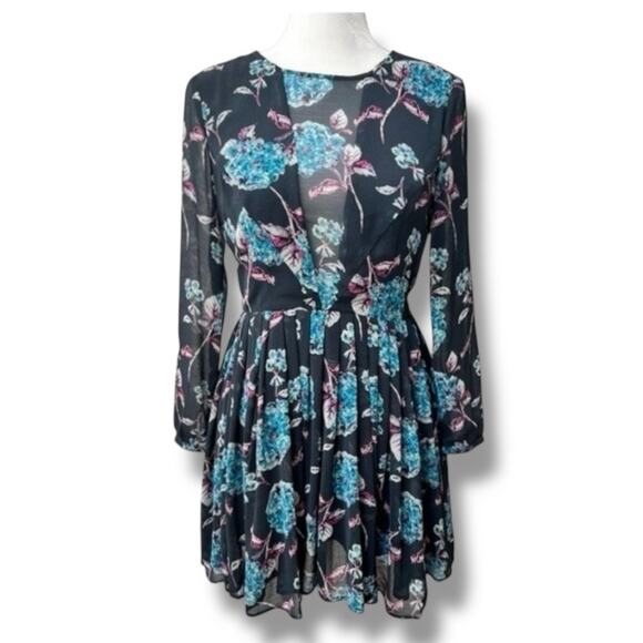 Urban Outfitters Dress Women’s 6 Kimchi Blue Nina Floral Fit & Flare Pleated - Picture 1 of 12